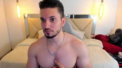 Snapshot of ryan_ward79 chatting on April 12, 9:53 pm Ryan online show from April 12, 9:53 pm