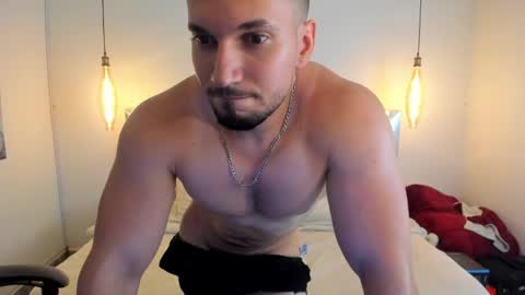 Snapshot of ryan_ward79 chatting on May 16, 2:19 am Ryan online show from May 16, 2:19 am