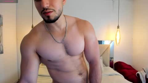 Snapshot of ryan_ward79 chatting on May 22, 3:46 am Ryan online show from May 22, 3:46 am