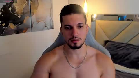 Snapshot of ryan_ward79 chatting on June 24, 8:52 pm Ryan online show from June 24, 8:52 pm