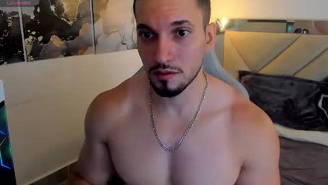 Snapshot of ryan_ward79 chatting on June 25, 8:24 pm Ryan online show from June 25, 8:24 pm
