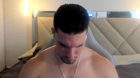Snapshot of ryan_ward79 chatting on July 8, 1:21 am Ryan online show from July 8, 1:21 am