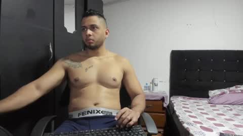 ryan_xc1 online show from May 3, 3:23 am