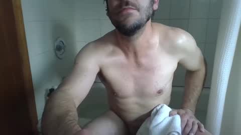 Snapshot of ryanbishops01 chatting on January 4, 5:26 pm Ryland online show from January 4, 5:26 pm
