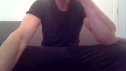 Snapshot of ryand066 chatting on March 27, 1:44 am ryand066 online show from March 27, 1:44 am