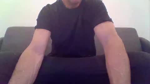 Snapshot of ryand066 chatting on March 31, 2:46 am ryand066 online show from March 31, 2:46 am