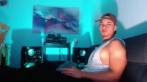 Snapshot of ryangreys01 chatting on November 26, 1:56 pm Ryan online show from November 26, 1:56 pm