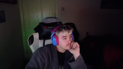 ryanisntgay794 online show from December 29, 6:03 am