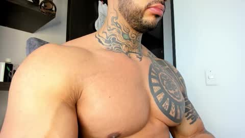 Snapshot of ryanjhonston chatting on December 5, 12:14 pm Ryan online show from December 5, 12:14 pm