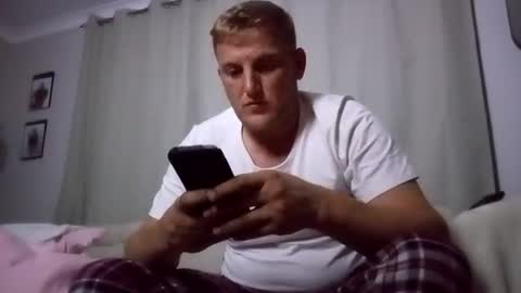 ryanlee24767720 online show from June 29, 12:06 am