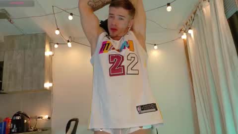 Snapshot of ryann_blue_ chatting on September 12, 12:22 am Ryan Blue ig ryannblue online show from September 12, 12:22 am