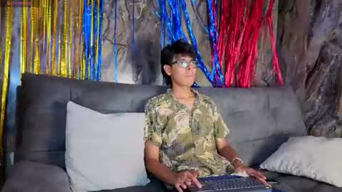 ryann_wolf online show from June 16, 7:49 pm