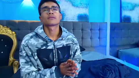 ryannfox_ online show from July 24, 7:17 am
