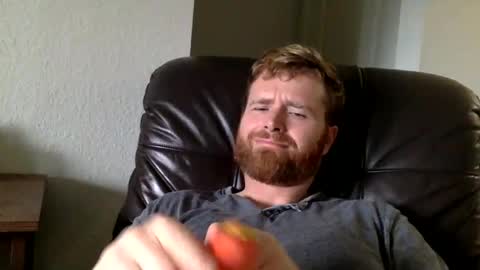 Snapshot of ryanoliver83 chatting on January 18, 6:32 pm Ryan Oliver online show from January 18, 6:32 pm