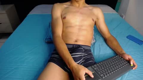 Snapshot of ryanpricee chatting on January 10, 5:47 am RyanPricee online show from January 10, 5:47 am
