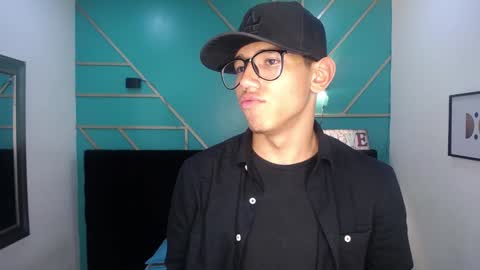 Snapshot of ryanpricee chatting on January 14, 2:29 am RyanPricee online show from January 14, 2:29 am