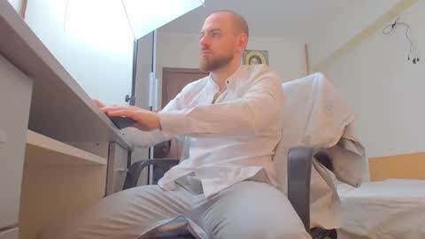 Ryanstone  online show from March 21, 6:07 am