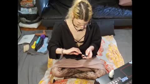Snapshot of ryn_michele chatting on December 17, 5:58 pm Ryn Michele online show from December 17, 5:58 pm