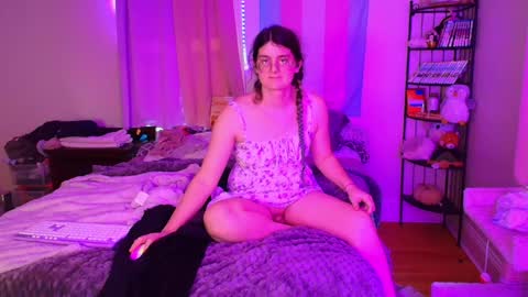 Ryn Michele online show from May 11, 12:05 am
