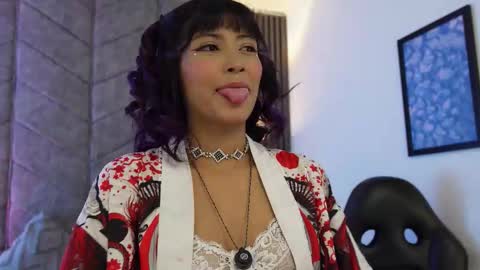 Snapshot of rynka__ chatting on February 5, 4:28 am rynka online show from February 5, 4:28 am