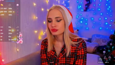 Snapshot of s1rena_m1lano chatting on December 18, 12:51 pm Mary online show from December 18, 12:51 pm