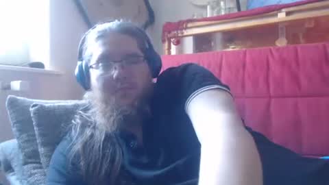 s_j_c online show from April 30, 4:02 pm