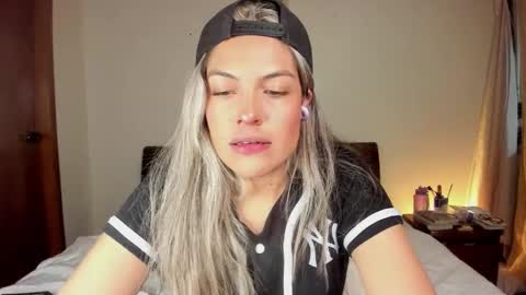 Leslie Beltrn online show from September 29, 2:06 am