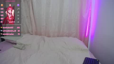 Snapshot of saalomee_1 chatting on December 9, 9:05 pm saalomee 1 online show from December 9, 9:05 pm