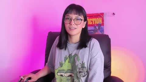 Snapshot of saam_collins69 chatting on December 17, 5:24 am Val online show from December 17, 5:24 am