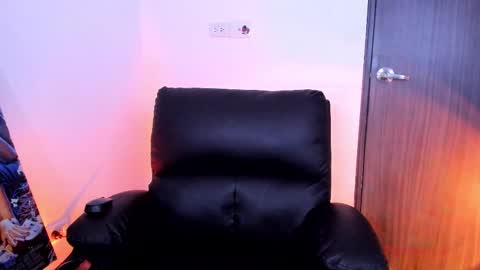 Snapshot of saam_collins69 chatting on March 19, 4:27 am Val online show from March 19, 4:27 am