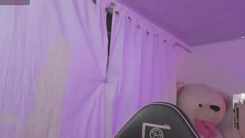 saaya_tay online show from April 1, 3:18 am