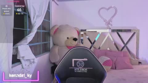 saaya_tay online show from April 2, 3:15 am