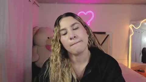 saaya_tay online show from May 7, 3:12 am