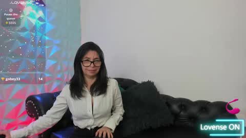 Snapshot of sabinadeluxe_cg chatting on October 3, 2:14 pm sabinadeluxe_cg online show from October 3, 2:14 pm