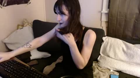 sabinewinters online show from April 2, 4:10 am