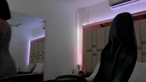 Snapshot of sable_enigma chatting on January 14, 11:53 am Sable Enigma online show from January 14, 11:53 am