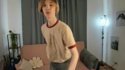 sableflux online show from March 15, 5:24 am