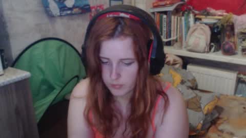 Snapshot of sabochka888 chatting on April 20, 6:38 am sabochka888 online show from April 20, 6:38 am