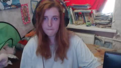 Snapshot of sabochka888 chatting on May 4, 7:26 am sabochka888 online show from May 4, 7:26 am