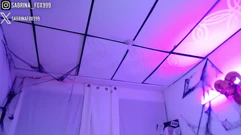 sabrina fox online show from December 18, 1:00 am