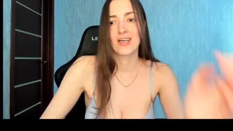 Snapshot of sabrina_mur chatting on May 17, 8:12 am sabrina_mur online show from May 17, 8:12 am