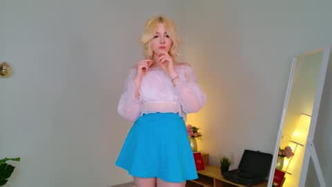 Snapshot of sabrina_roose chatting on March 12, 1:39 pm Sabrina online show from March 12, 1:39 pm