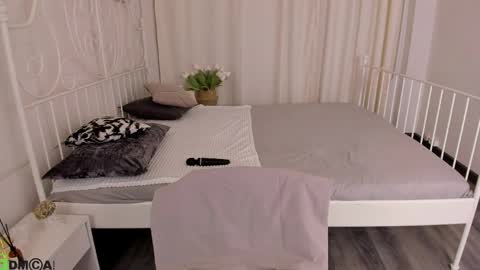 GMT7TueWedThuFriSatSun 0100am-0700am online show from April 4, 11:57 pm