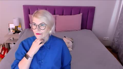 Sabrina MacMarren online show from November 21, 9:41 am