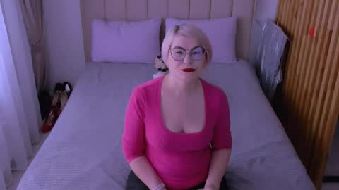 Sabrina MacMarren online show from March 26, 8:20 am