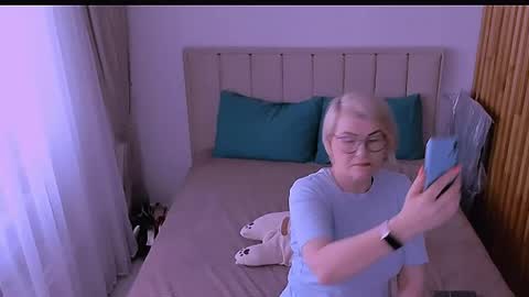 Sabrina MacMarren online show from April 27, 10:24 am
