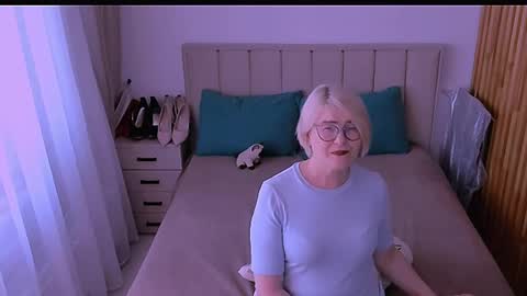Sabrina MacMarren online show from May 5, 3:53 pm