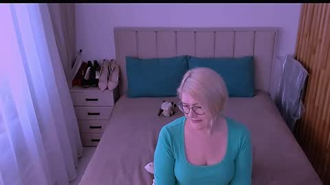 Sabrina MacMarren online show from May 6, 4:34 pm