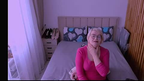 Sabrina MacMarren online show from May 10, 10:31 am