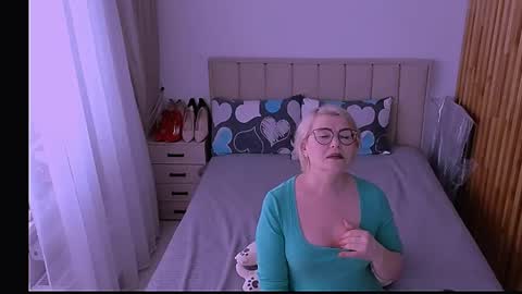 Sabrina MacMarren online show from May 12, 2:14 pm